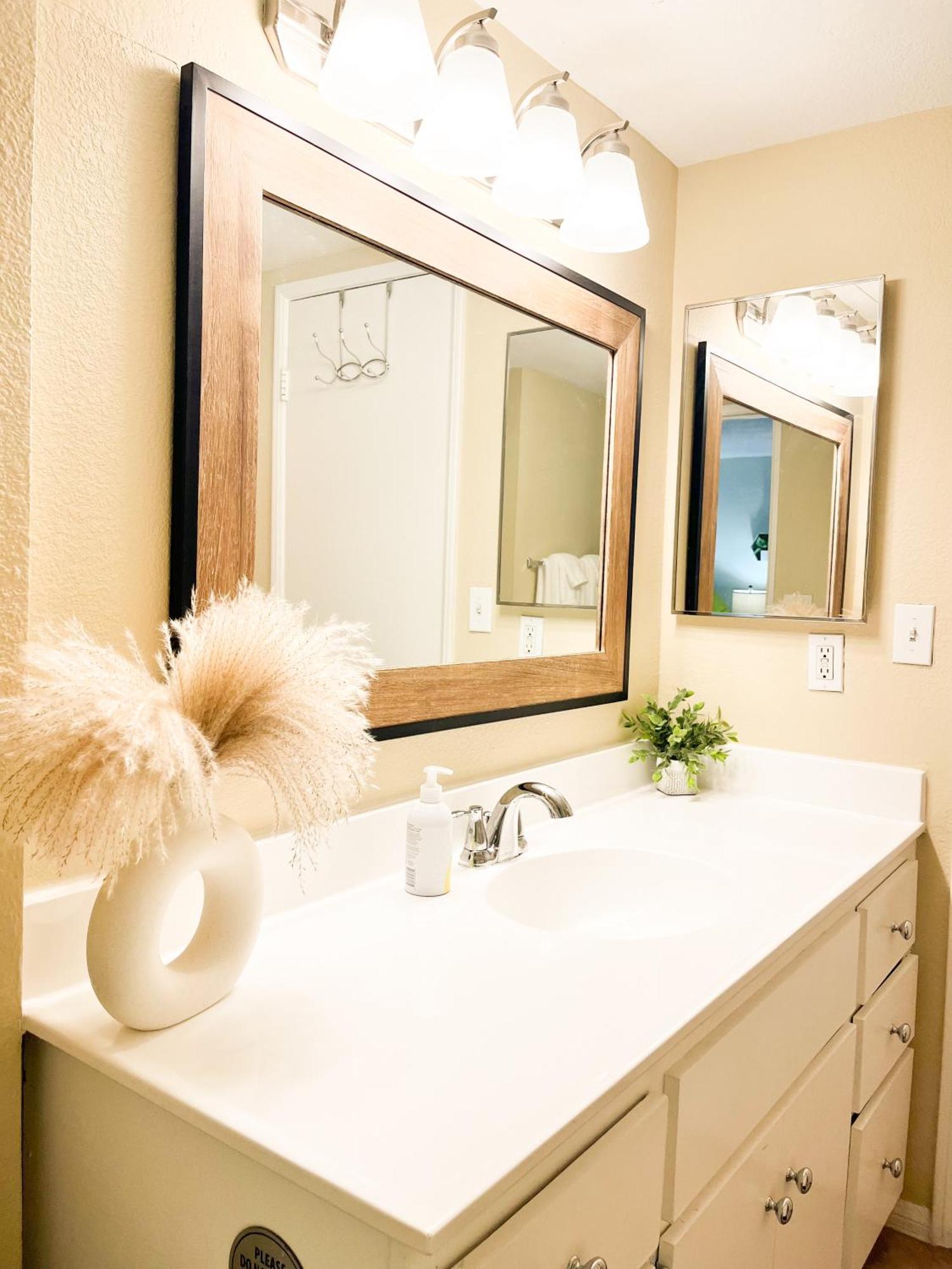 Stylish 2 Bedroom Near Ontario Airport Fontana Exterior photo